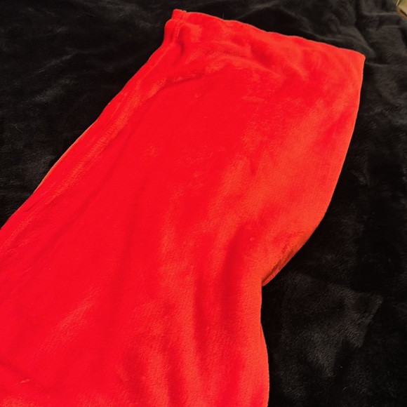 Brand new Deborah Connolly Christmas blanket - Picture 5 of 8